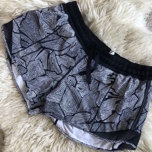 Lululemon Hotty Hot Short 4” length